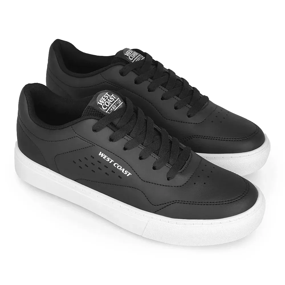 Vista lateral do tênis casual masculino West Coast preto com solado branco